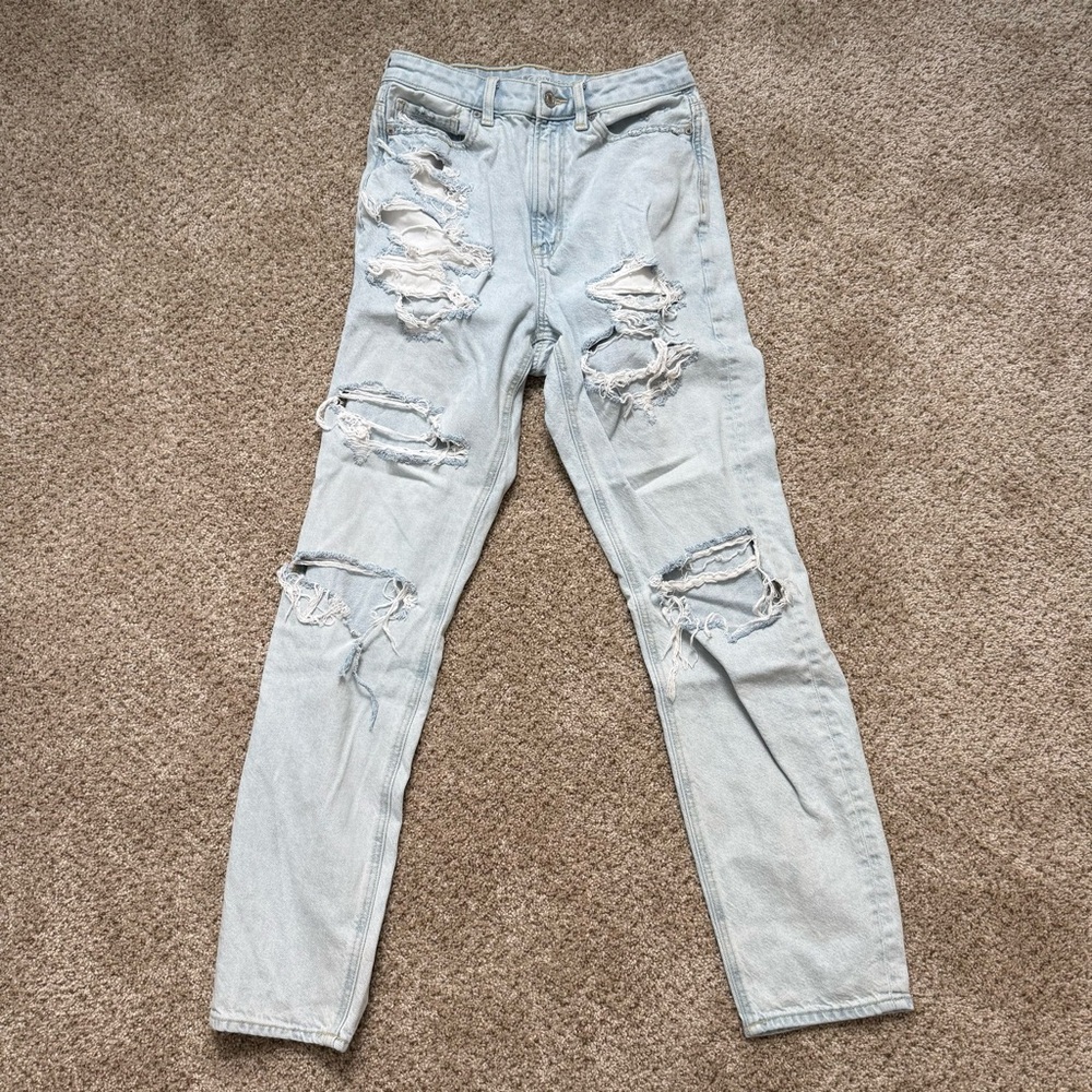 American Eagle Size 4 Long Distressed High Waisted Light wash Jeans